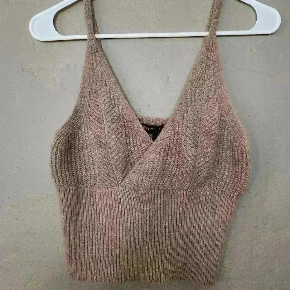 NWT sincerely jules top size M Beige